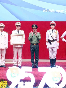 Đoàn Thanh niên Bộ Công an nhận Huân chương Bảo vệ Tổ quốc hạng nhất