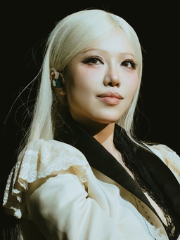 Phùng Khánh Linh từng ăn bánh tráng sống qua ngày, bán hàng online để làm nhạc