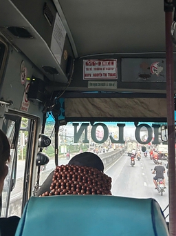 Thu 40.000 đồng/vé, tuyến xe buýt Tân An - Chợ Lớn bị 'tuýt còi'