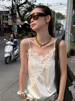 Áo phối ren mang đến vẻ đẹp nửa kín nửa hở