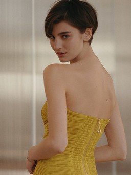 Váy hạ eo, nhân vật chính 'thầm lặng' của mùa này