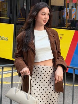 Tạo nét nữ tính cho phong cách đường phố từ chân váy cổ điển, chân váy hoa