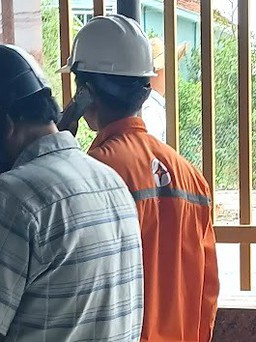 Chiếc áo màu cam không bao giờ quên