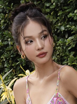 Đón nắng gió mùa hè cùng váy hai dây, đầm maxi cổ yếm thướt tha