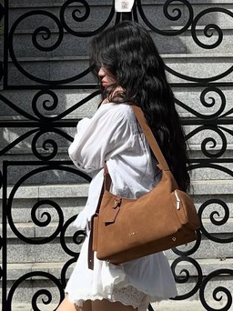 Yêu chiều bản thân cùng những chiếc túi xách da lộn cực 'xịn'