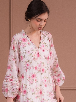 Sắc hồng pastel tôn nét tinh khôi và ngọt ngào của nàng