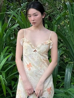 Nàng thêm rạng rỡ khi diện trang phục họa tiết hoa xuống phố