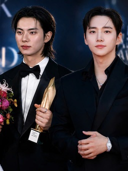 Những bộ trang sức làm nên sức hút tại thảm đỏ Baeksang