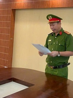 Bắt nguyên cán bộ giải phóng mặt bằng lừa 'chạy' sổ đỏ
