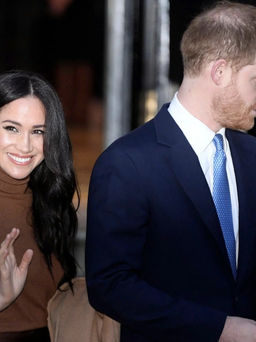 Meghan Markle bất ngờ tung loạt ảnh cưới chưa từng công bố