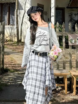 Lên đồ dạo phố ngày cuối tuần cùng chân váy kẻ ca rô