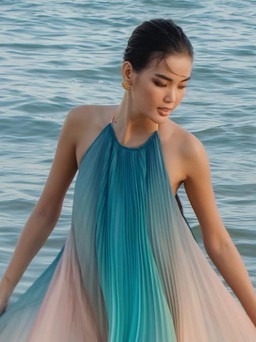 Khai mở nét kiêu kỳ từ trang phục xếp ly