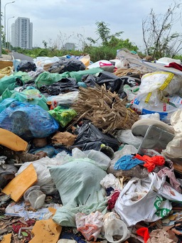 Nhếch nhác những bãi rác tự phát