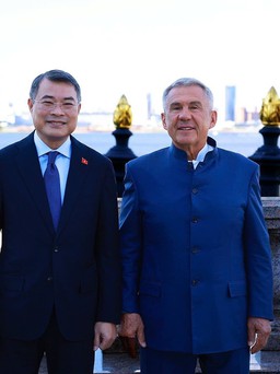 Thủ tướng Lê Minh Hưng gặp người đứng đầu Cộng hòa Tatarstan