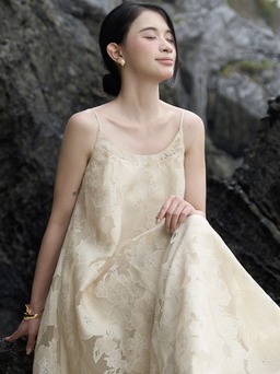 Váy maxi, đầm cổ yếm cho nàng điệu đà tỏa sáng
