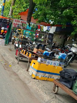 “Điểm nóng” lấn chiếm vỉa hè, lòng đường