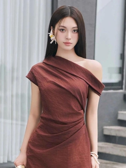 Diện đầm lệch vai tôn bờ vai trần quyến rũ
