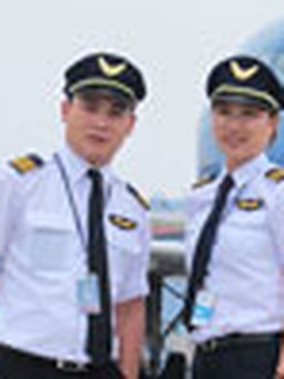 Bóng hồng “đi mây về gió”