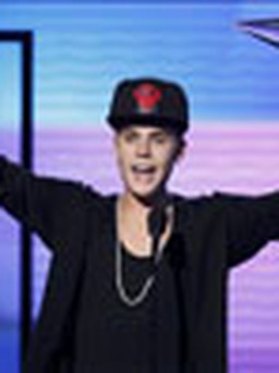 Justin Bieber đen tình, đỏ giải thưởng
