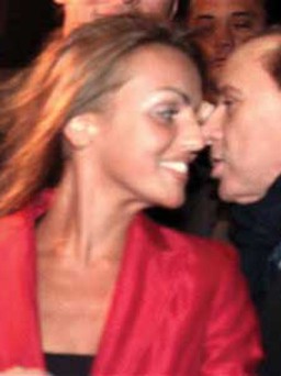 Hôn thê kém 49 tuổi của ông Berlusconi