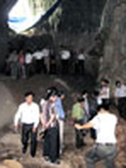 Hang Con Moong là mộ táng thời đồ đá