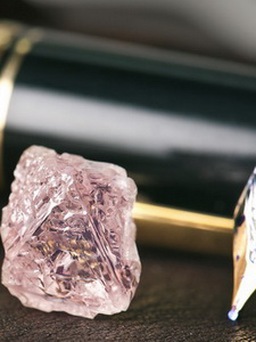 Tìm thấy viên kim cương hồng "khủng" tại Úc