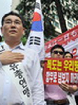 Một người Hàn Quốc tự tử để... chống Nhật