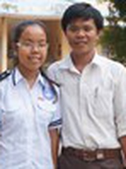 Vượt qua đói nghèo để được đến trường