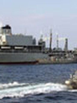 Tàu chiến Iran băng qua eo biển Malacca