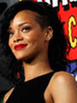 Rihanna cũng hát nhép