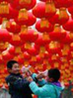 Trung Quốc nô nức lễ hội đèn lồng