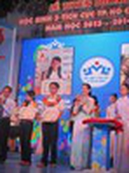 Gương mặt nhận học bổng Tài năng Quốc Văn: Thủ lĩnh công tác đoàn năng động