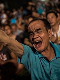 Báo Trung Quốc: 'Người biểu tình Hồng Kông kêu gọi đấu tranh vũ trang'