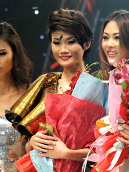 Tỏa sáng đúng lúc, Mai Giang chiến thắng Vietnam’s Next Top Model 2012