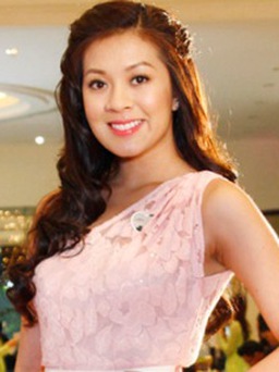 Hoa hậu Michelle Nguyễn đằm thắm đi sự kiện