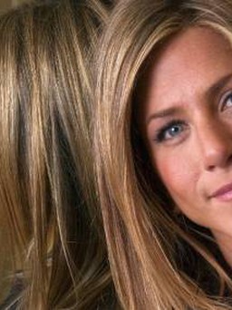 Jennifer Aniston có bầu?