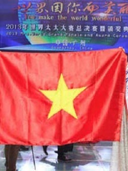 TS Kim Hồng: Trần Thị Quỳnh đã suy sụp sau vụ đeo dải băng sai tên nước