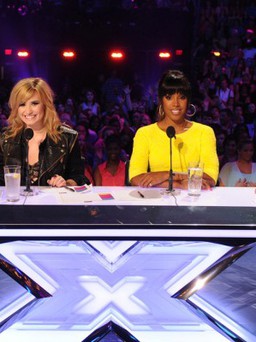 Demi Lovato chính thức rời ghế nóng X Factor
