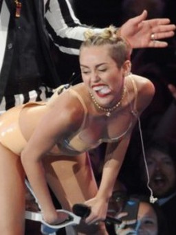 Miley Cyrus bị 'cấm cửa' ở MTV VMAs 2014?