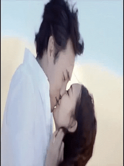 Ngắm Shin Min Ah khóa môi So Ji Sub trên đồi cát Phan Thiết