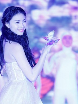 'Đả nữ' Ngô Thanh Vân hóa nàng tiên bướm trên sàn catwalk