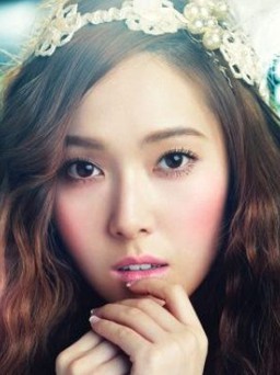 Jessica (SNSD) hẹn hò bạn trai cũ của Chung Hân Đồng?