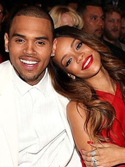 Chris Brown khẳng định vẫn 'kết nối sâu sắc' với Rihanna