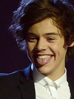 Harry Styles hé lộ là người song tính