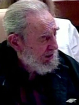 Ông Fidel Castro bất ngờ xuất hiện tại Quốc hội Cuba