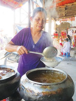 Khám phá cháo lòng chợ Mai ở Huế