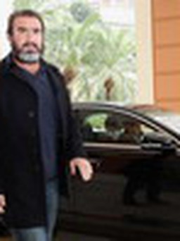 Eric Cantona làm huấn luyện viên bóng đá