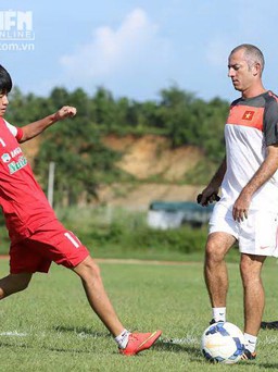 Tuyển thủ U.19 Việt Nam Thanh Hậu được Guardian vinh danh