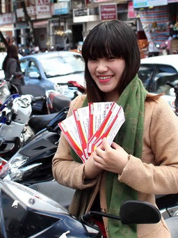 Sân Pleiku nóng bỏng ngày bán vé đại trà