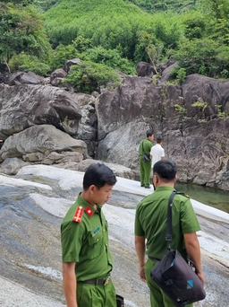 Quảng Ngãi: Sau lễ khai giảng, 2 học sinh tắm suối bị đuối nước tử vong